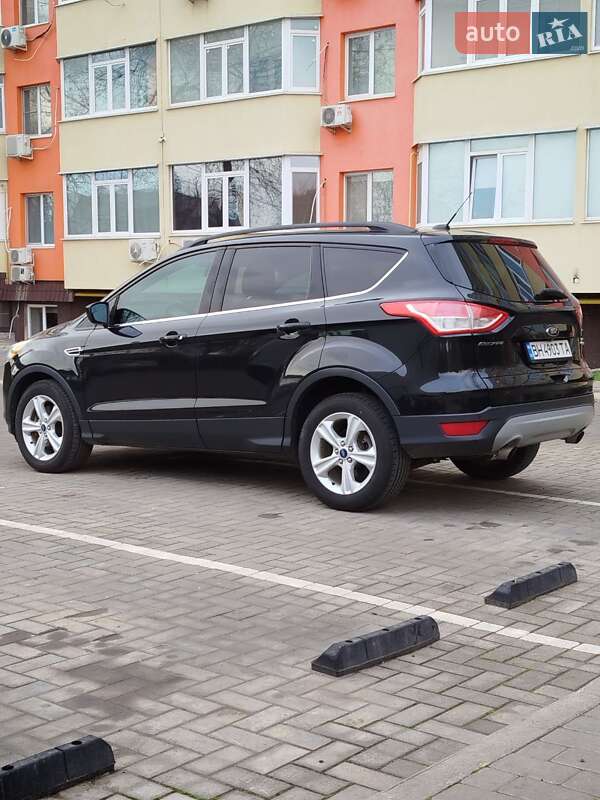 Позашляховик / Кросовер Ford Escape 2015 в Миколаєві