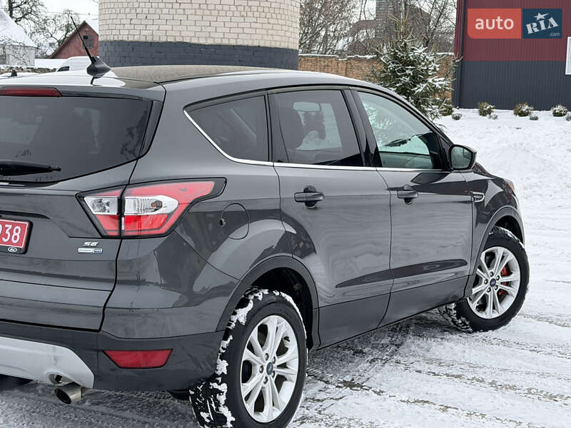 Внедорожник / Кроссовер Ford Escape 2018 в Дубно