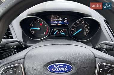Внедорожник / Кроссовер Ford Escape 2017 в Тернополе