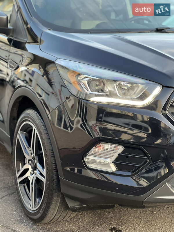 Внедорожник / Кроссовер Ford Escape 2018 в Одессе