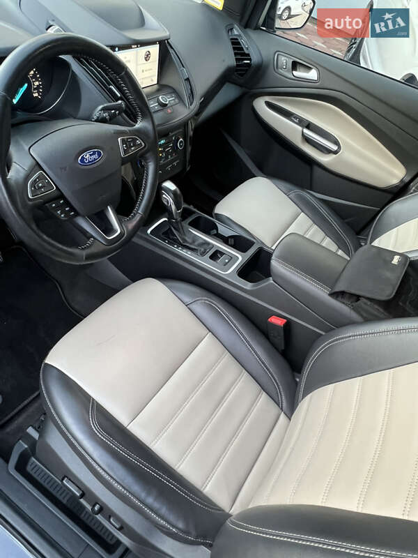 Внедорожник / Кроссовер Ford Escape 2018 в Одессе