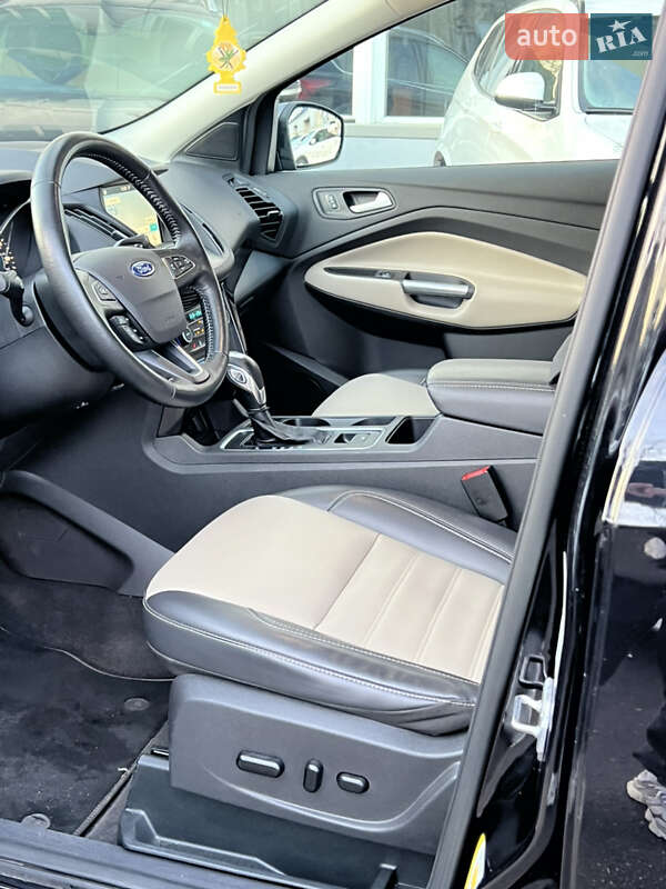 Внедорожник / Кроссовер Ford Escape 2018 в Одессе