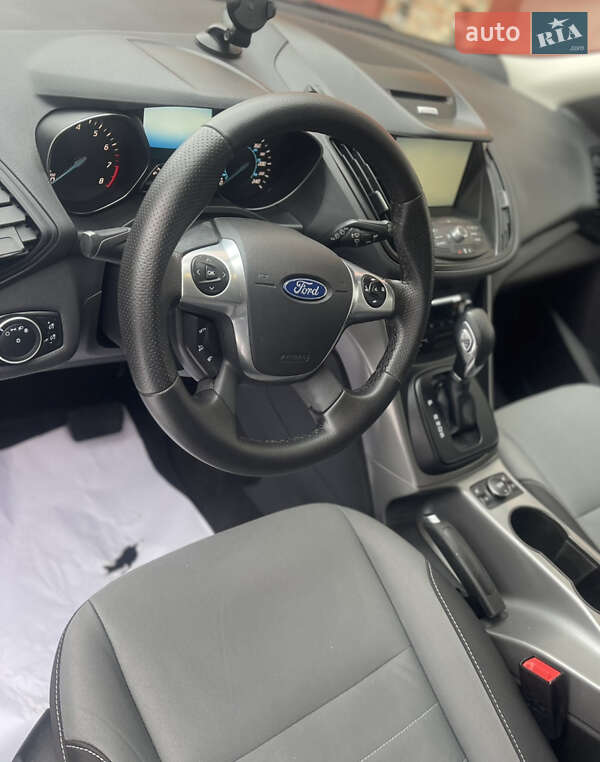 Внедорожник / Кроссовер Ford Escape 2015 в Тернополе