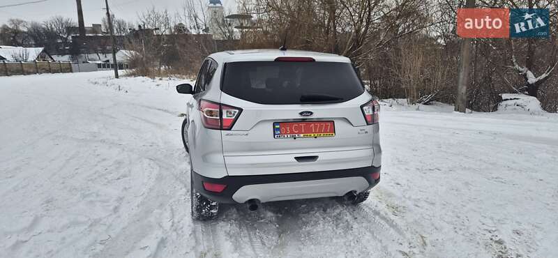 Внедорожник / Кроссовер Ford Escape 2017 в Дубно