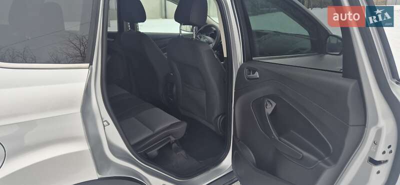 Внедорожник / Кроссовер Ford Escape 2017 в Дубно