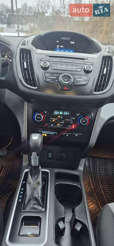 Внедорожник / Кроссовер Ford Escape 2017 в Дубно