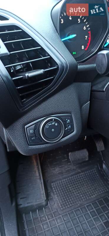 Внедорожник / Кроссовер Ford Escape 2019 в Житомире