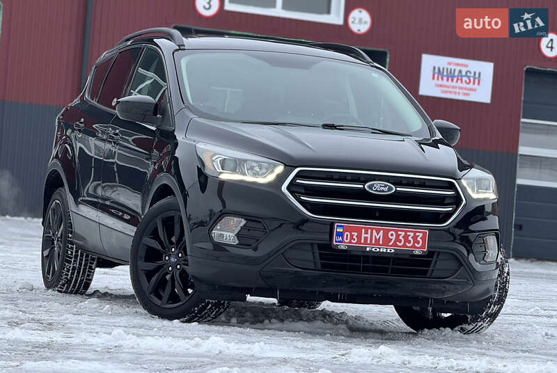 Позашляховик / Кросовер Ford Escape 2017 в Дубні
