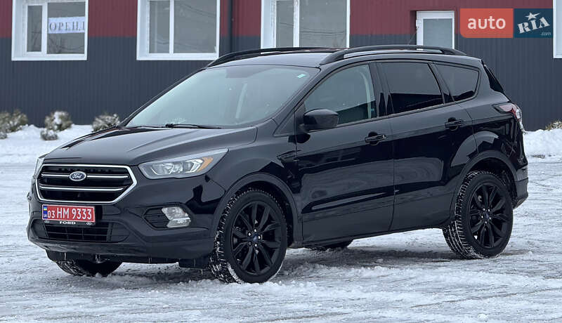 Позашляховик / Кросовер Ford Escape 2017 в Дубні