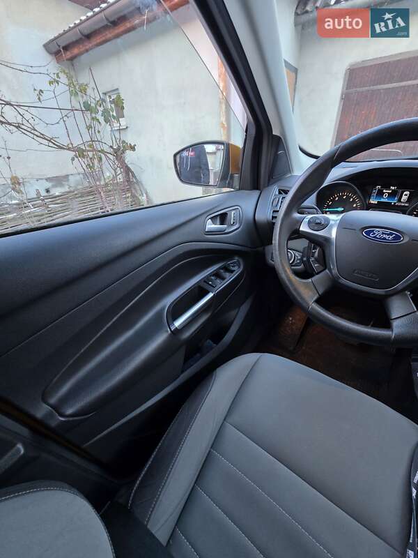 Позашляховик / Кросовер Ford Escape 2015 в Долині