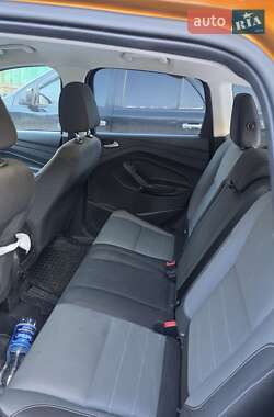 Внедорожник / Кроссовер Ford Escape 2015 в Долине