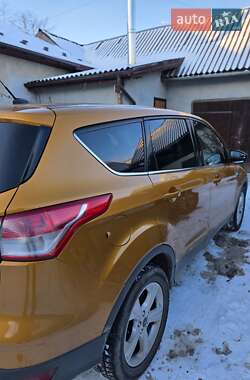 Внедорожник / Кроссовер Ford Escape 2015 в Долине