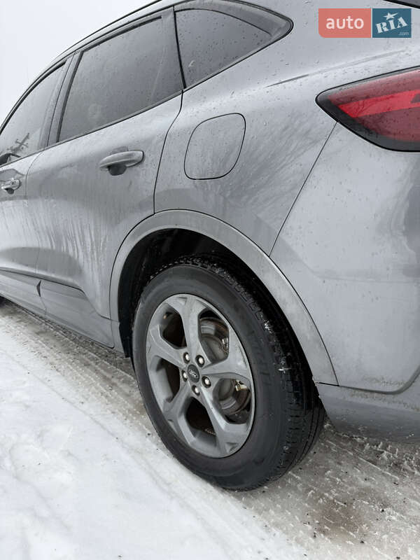 Внедорожник / Кроссовер Ford Escape 2023 в Умани