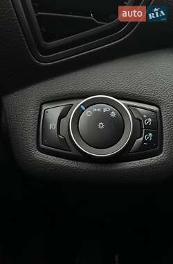 Позашляховик / Кросовер Ford Escape 2015 в Львові