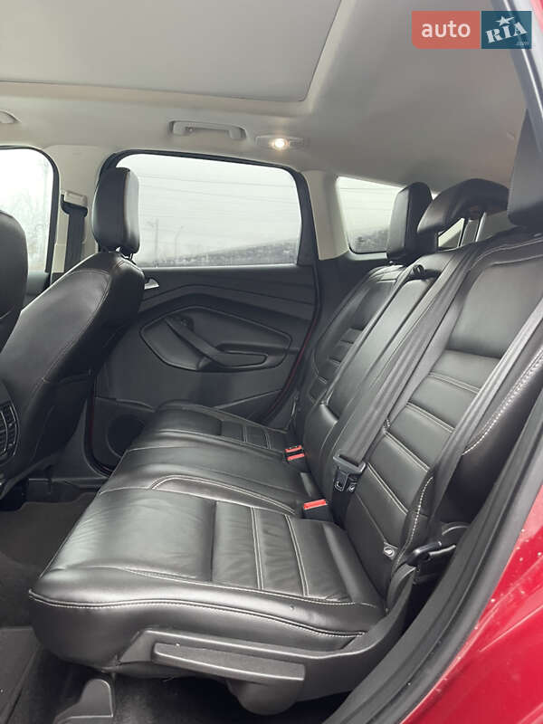 Позашляховик / Кросовер Ford Escape 2017 в Чернівцях