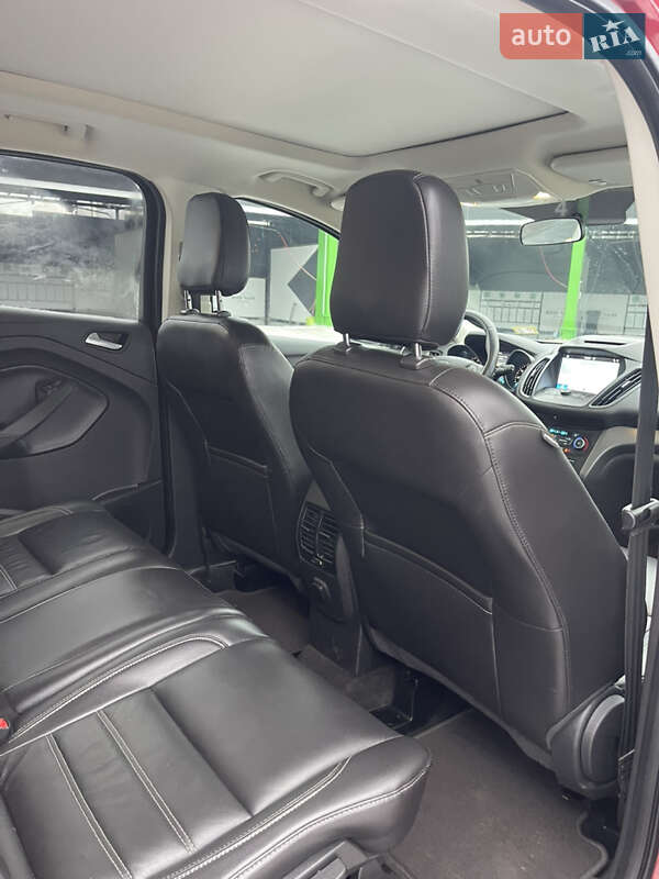 Позашляховик / Кросовер Ford Escape 2017 в Чернівцях