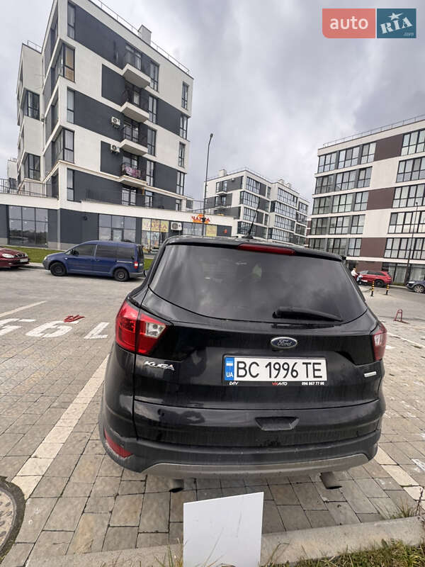 Внедорожник / Кроссовер Ford Escape 2019 в Львове