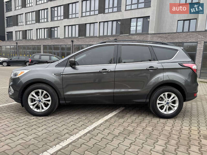 Внедорожник / Кроссовер Ford Escape 2018 в Хмельницком