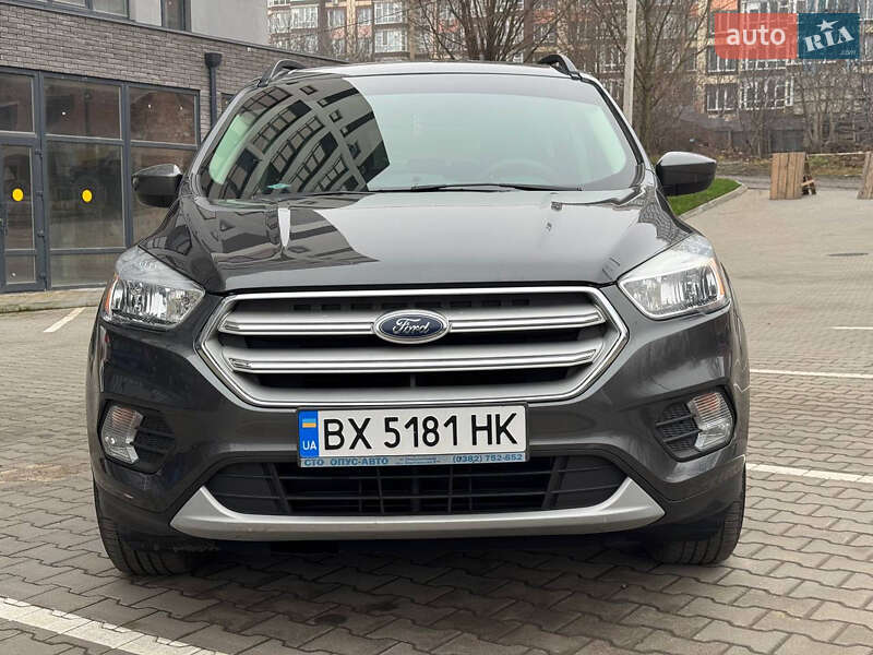 Внедорожник / Кроссовер Ford Escape 2018 в Хмельницком