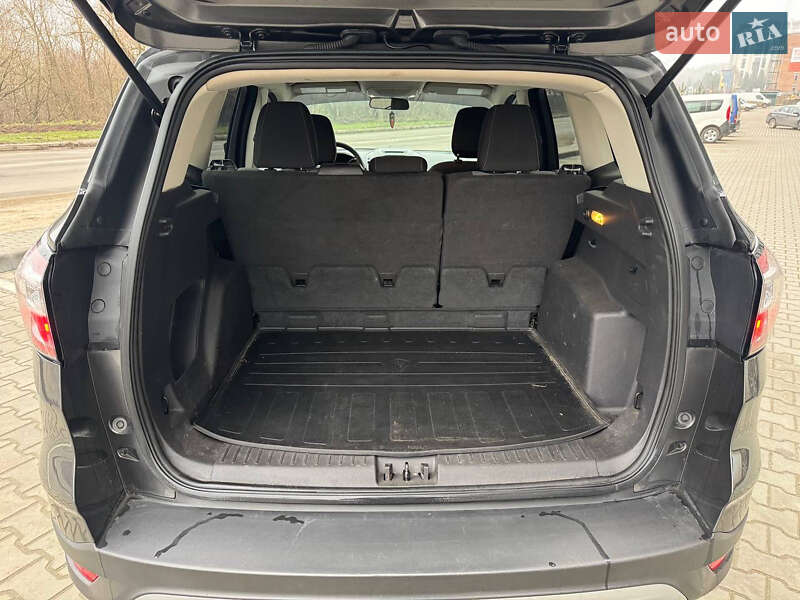 Внедорожник / Кроссовер Ford Escape 2018 в Хмельницком