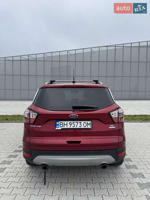 Позашляховик / Кросовер Ford Escape 2017 в Сарнах