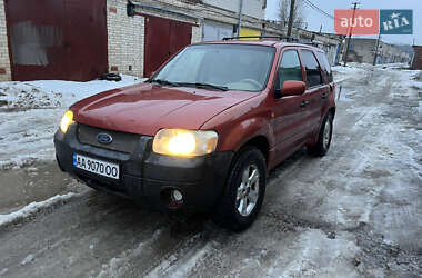 Внедорожник / Кроссовер Ford Escape 2006 в Сумах
