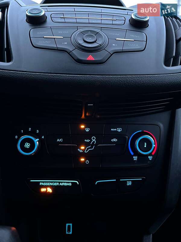 Внедорожник / Кроссовер Ford Escape 2017 в Львове