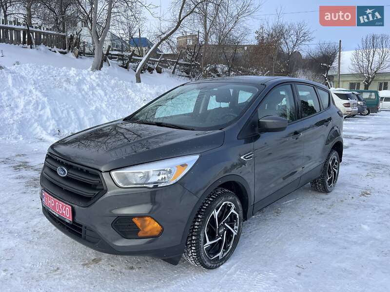 Позашляховик / Кросовер Ford Escape 2017 в Рівному