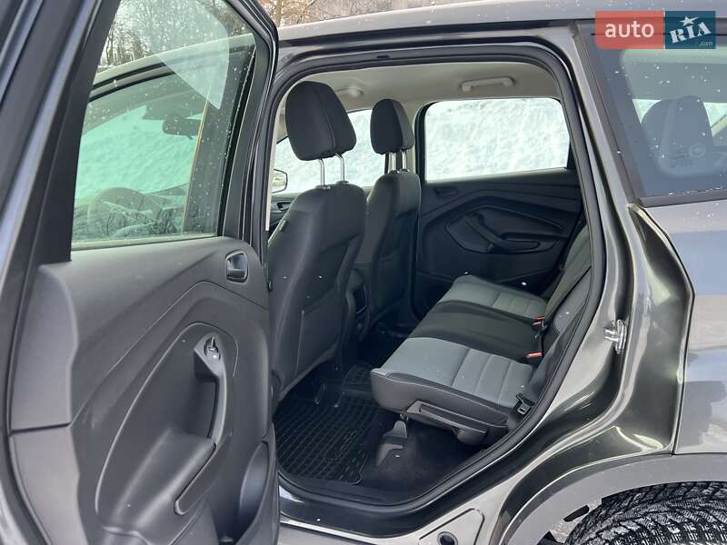 Позашляховик / Кросовер Ford Escape 2017 в Рівному