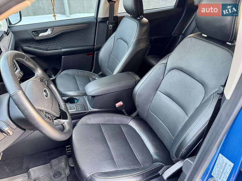 Внедорожник / Кроссовер Ford Escape 2019 в Киеве