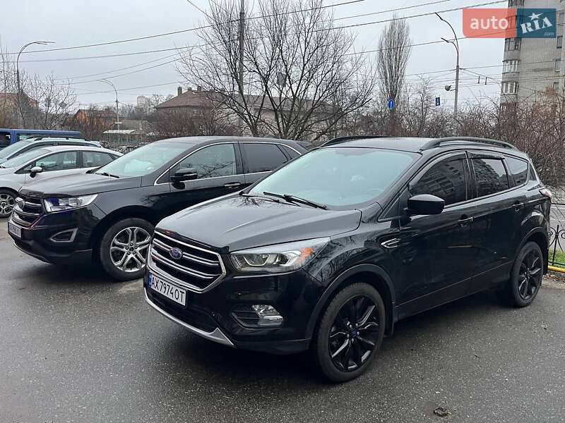 Внедорожник / Кроссовер Ford Escape 2018 в Киеве