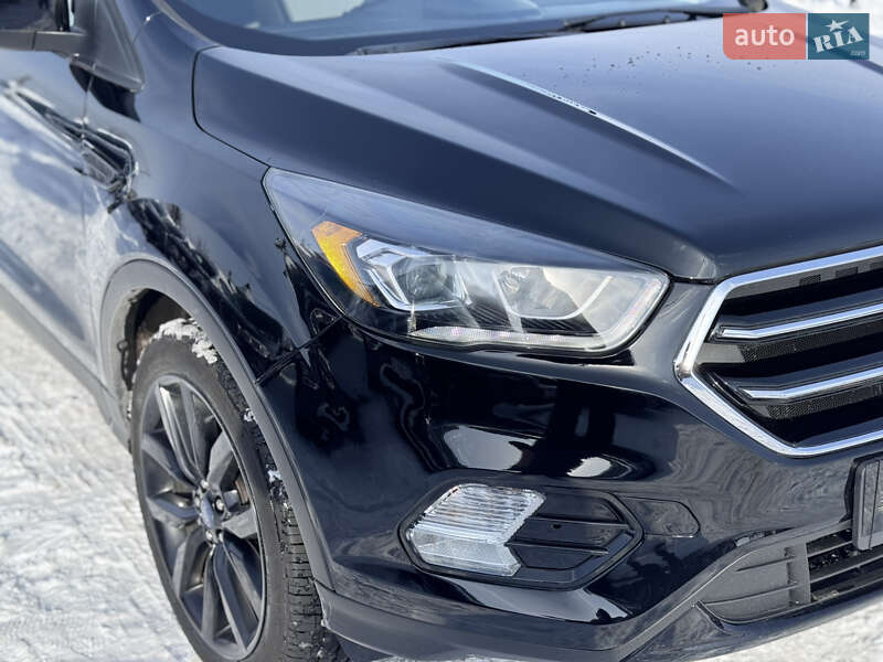 Внедорожник / Кроссовер Ford Escape 2018 в Ивано-Франковске