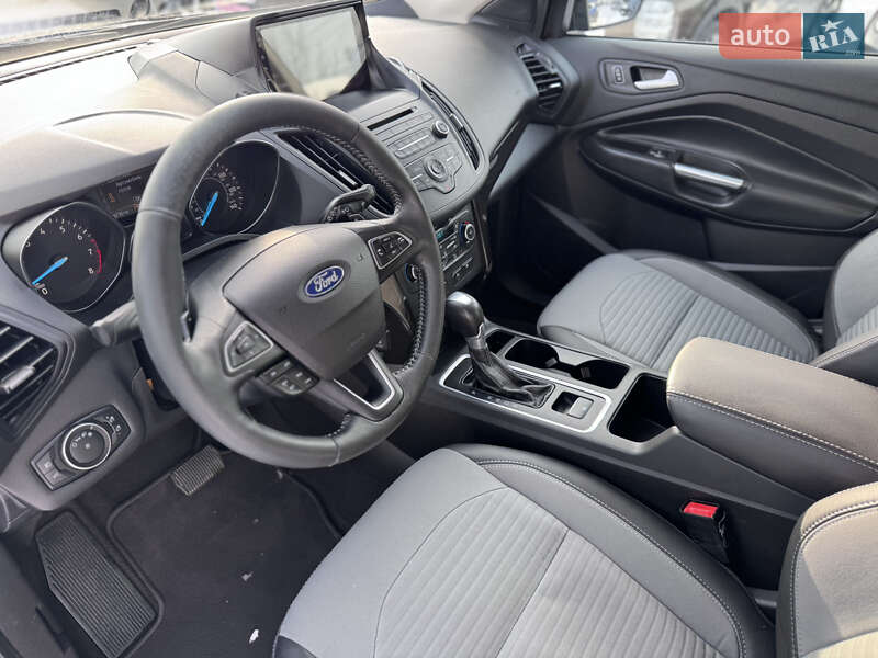 Внедорожник / Кроссовер Ford Escape 2018 в Ивано-Франковске
