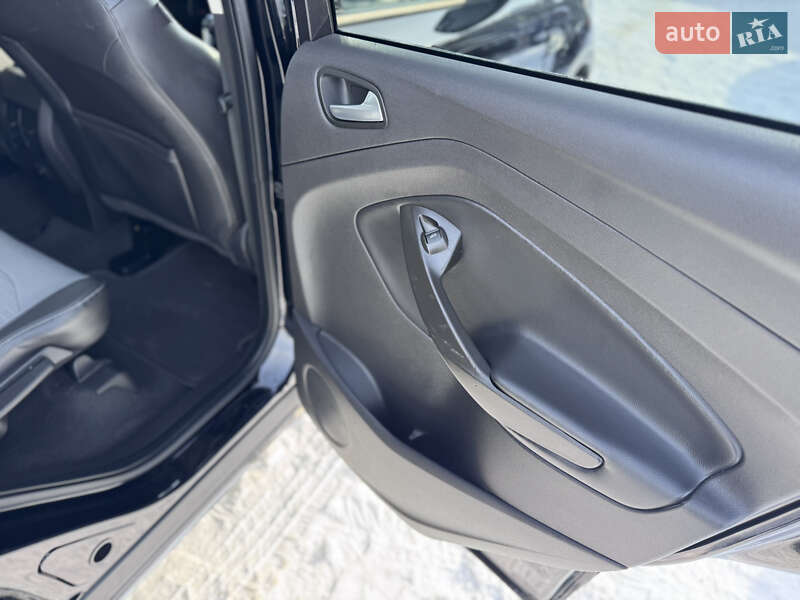 Внедорожник / Кроссовер Ford Escape 2018 в Ивано-Франковске