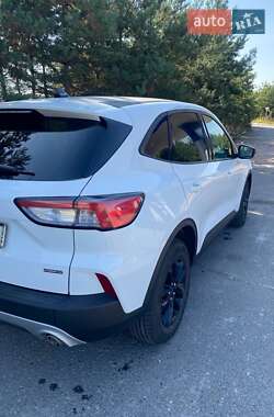 Внедорожник / Кроссовер Ford Escape 2019 в Золочеве