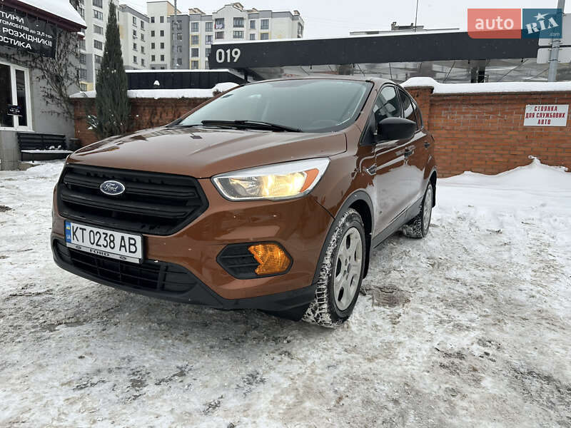 Внедорожник / Кроссовер Ford Escape 2017 в Снятине