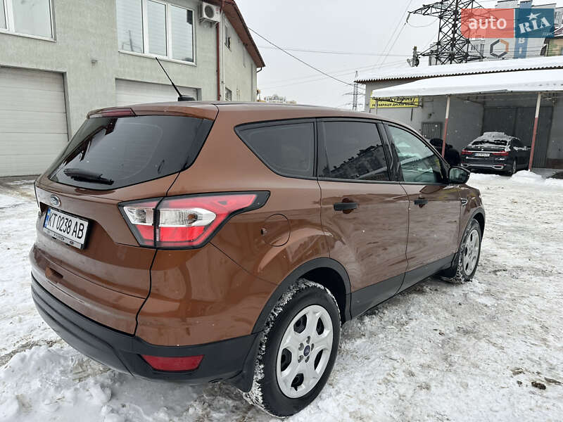 Внедорожник / Кроссовер Ford Escape 2017 в Снятине