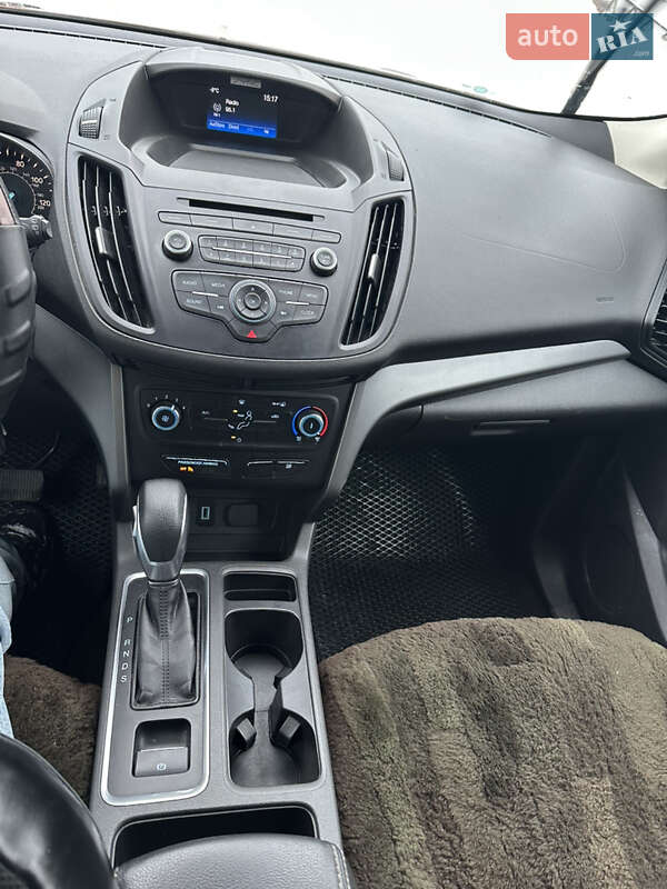 Внедорожник / Кроссовер Ford Escape 2017 в Снятине