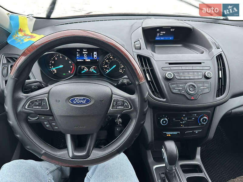 Внедорожник / Кроссовер Ford Escape 2017 в Снятине