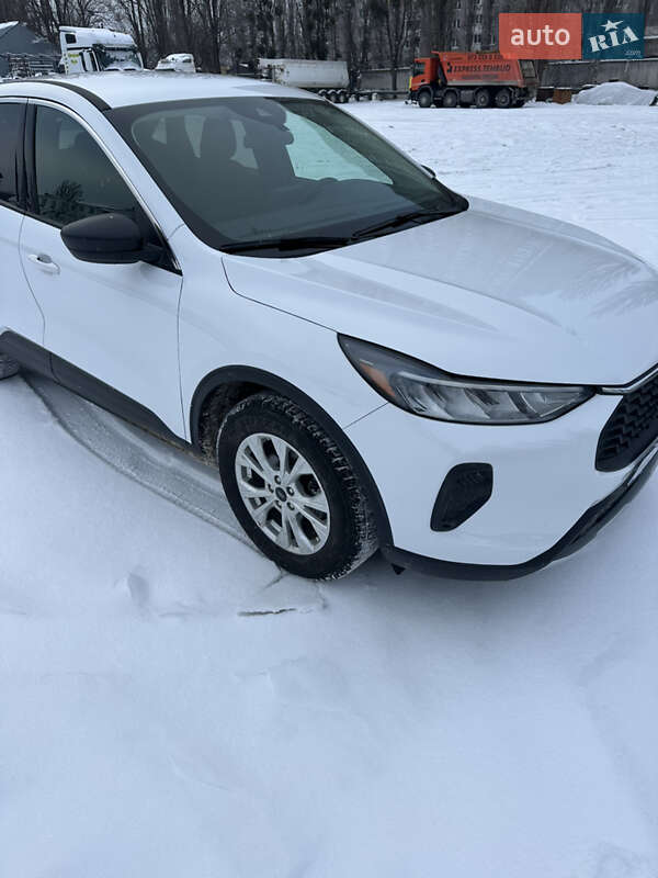 Внедорожник / Кроссовер Ford Escape 2024 в Киеве
