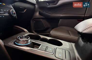 Внедорожник / Кроссовер Ford Escape 2024 в Полтаве
