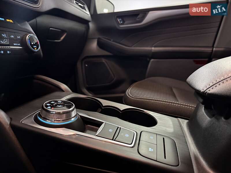 Внедорожник / Кроссовер Ford Escape 2024 в Полтаве