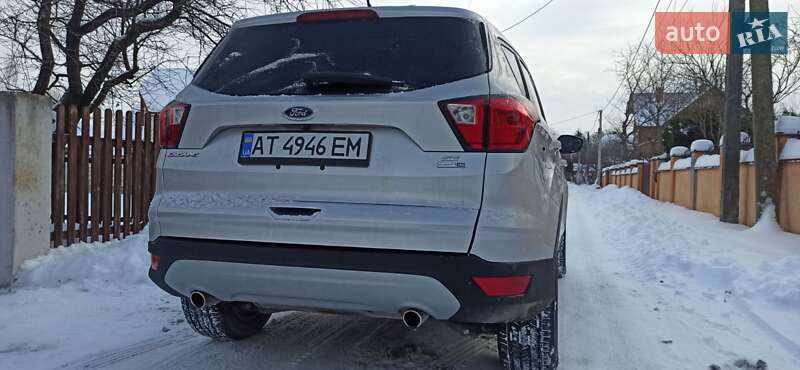 Внедорожник / Кроссовер Ford Escape 2019 в Ивано-Франковске