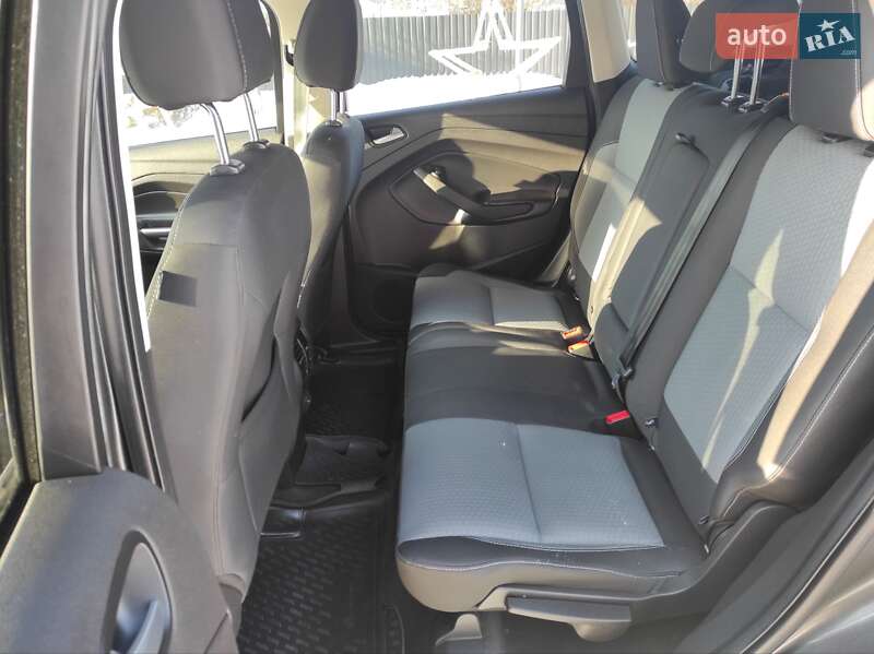 Внедорожник / Кроссовер Ford Escape 2017 в Бердичеве