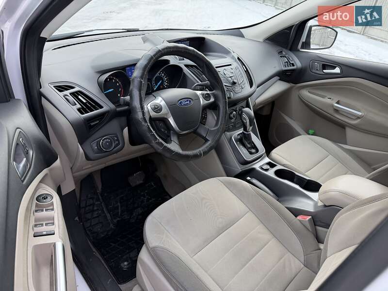 Внедорожник / Кроссовер Ford Escape 2012 в Каменском