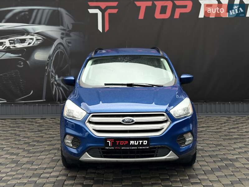 Внедорожник / Кроссовер Ford Escape 2018 в Львове