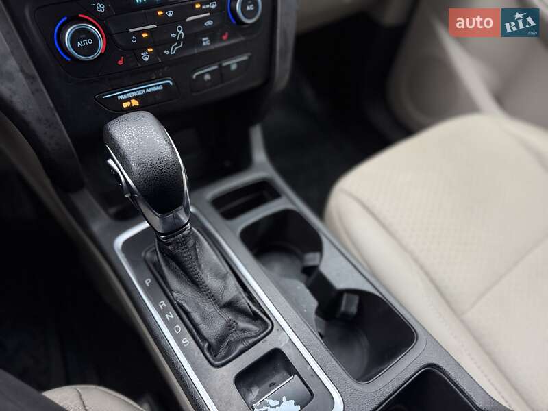 Внедорожник / Кроссовер Ford Escape 2018 в Львове