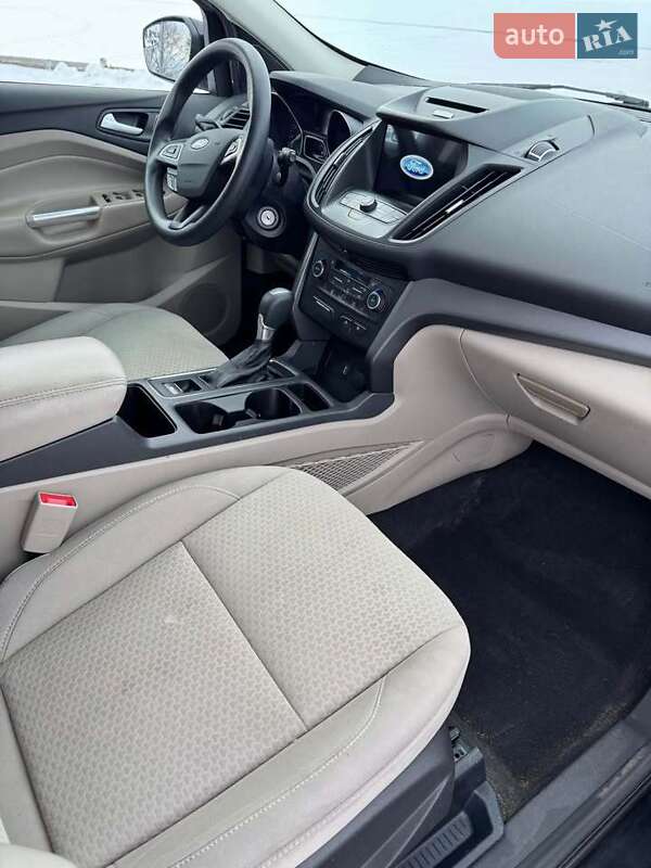 Внедорожник / Кроссовер Ford Escape 2017 в Виннице
