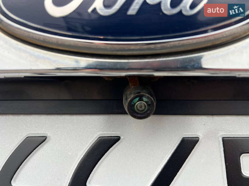 Внедорожник / Кроссовер Ford Escape 2012 в Полтаве