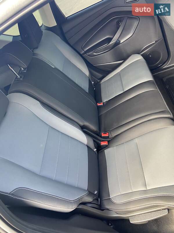 Внедорожник / Кроссовер Ford Escape 2019 в Ровно